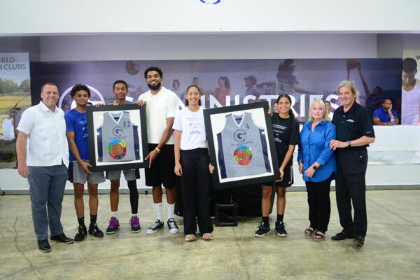 El jugador dominicano encabezó una actividad en favor de niños de Santiago junto a la fundación Go Ministries en la que habló sobre sus experiencias en el baloncesto y la vida, en el marco de su rol como embajador de Global World Youth Clubs.