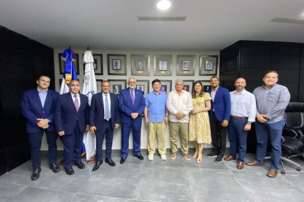 Ambas delegaciones coincidieron en que la reunión fue de mucho provecho, lo que permite augurar la concertación de acuerdos en el futuro no lejano. El encuentro se llevó a cabo en las oficinas de LIDOM, ubicadas en el estadio Quisqueya. 