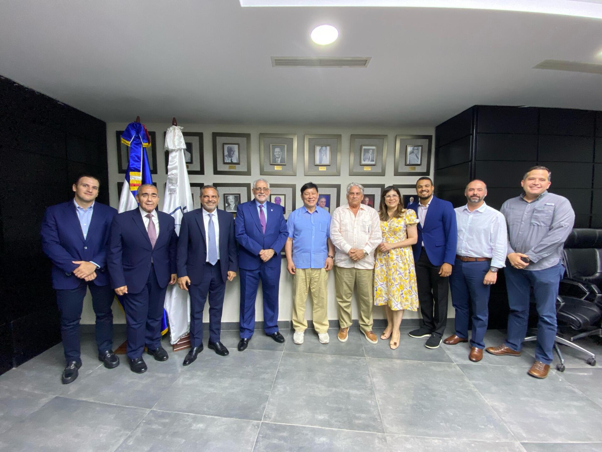 Ambas delegaciones coincidieron en que la reunión fue de mucho provecho, lo que permite augurar la concertación de acuerdos en el futuro no lejano. El encuentro se llevó a cabo en las oficinas de LIDOM, ubicadas en el estadio Quisqueya.