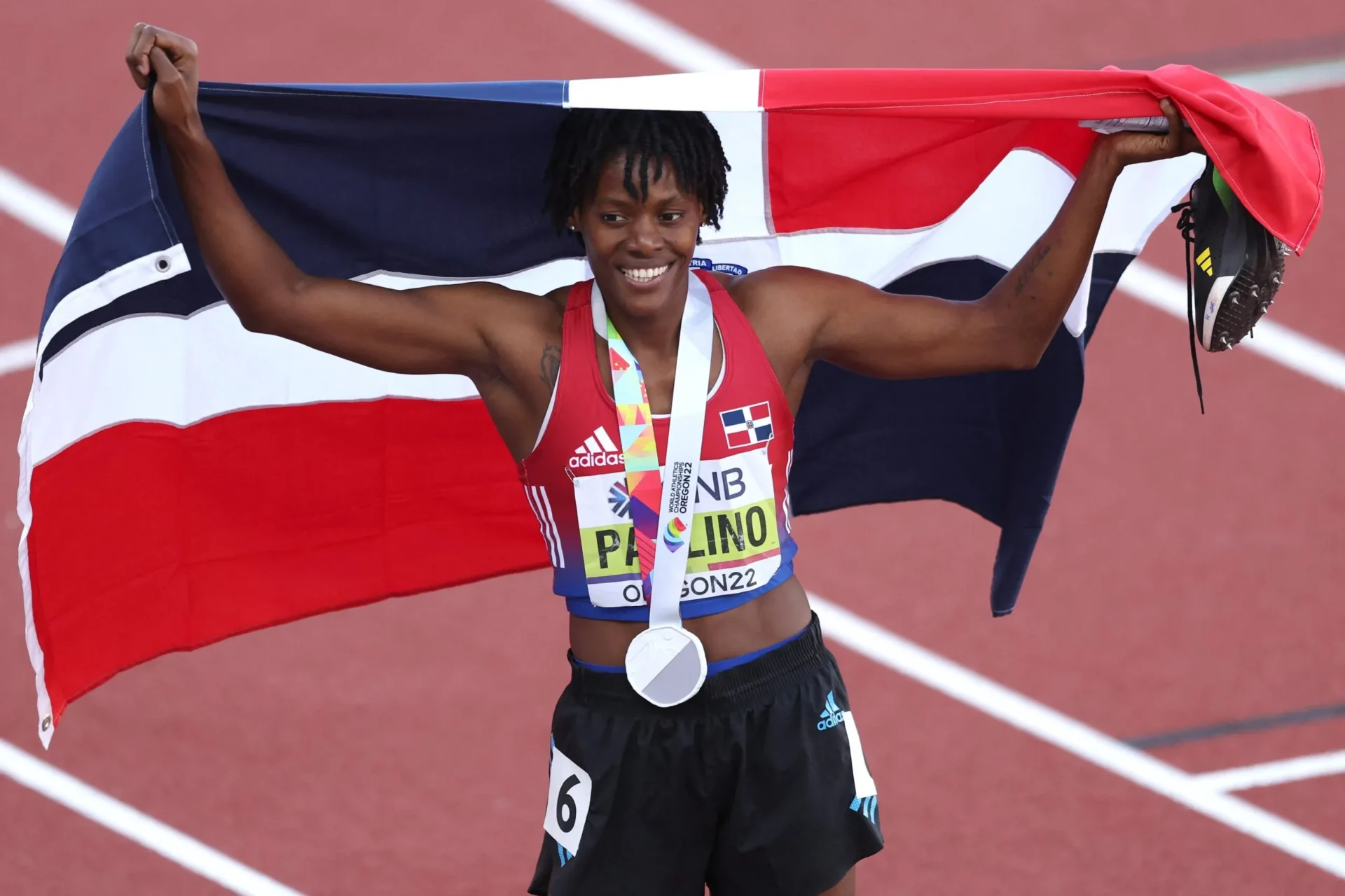 La carrera está pautada para las 2:00 de la tarde, hora dominicana, y la premiación para las 4:24 de la tarde.
