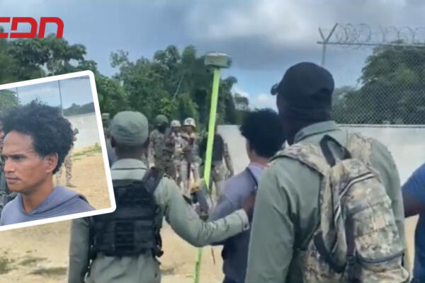 Samuel Castro Rojas, momento en que es liberado por autoridades haitianas. 