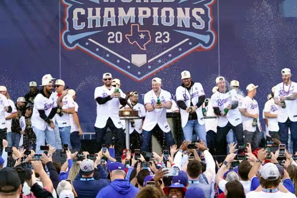 Será la cuarta visita a la Casa Blanca por parte de Bruce Bochy, el manager de los Rangers. Se presentó ahí tres veces luego de ganar títulos con los Gigantes de San Francisco en 2011, 2013 y 2015, todas durante la administración de Barack Obama.