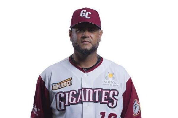 Wellington ha sido uno de los principales responsables en los títulos conseguidos por la franquicia en el 2014-15 y 2021-22 donde fungió como coach de pitcheo en ambas ocasiones, además ayudó a los Gigantes del Cibao a ganar la serie regular de la temporada pasada con marca de 29-20.