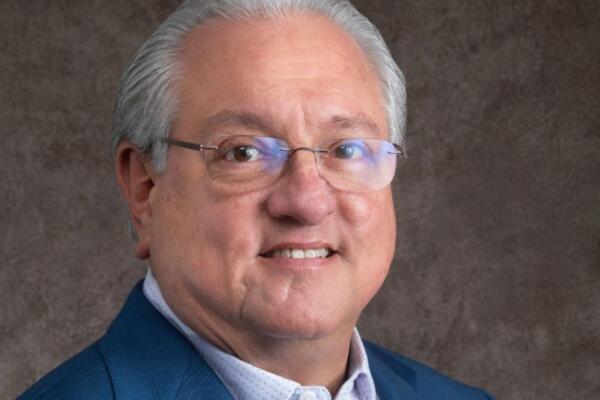 El cambio en la educación requiere un esfuerzo colectivo, sugiere empresario  Miguel Lama