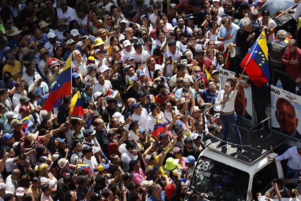 Concentración en Caracas contra el resultado oficial de las presidenciales de Venezuela. EFE