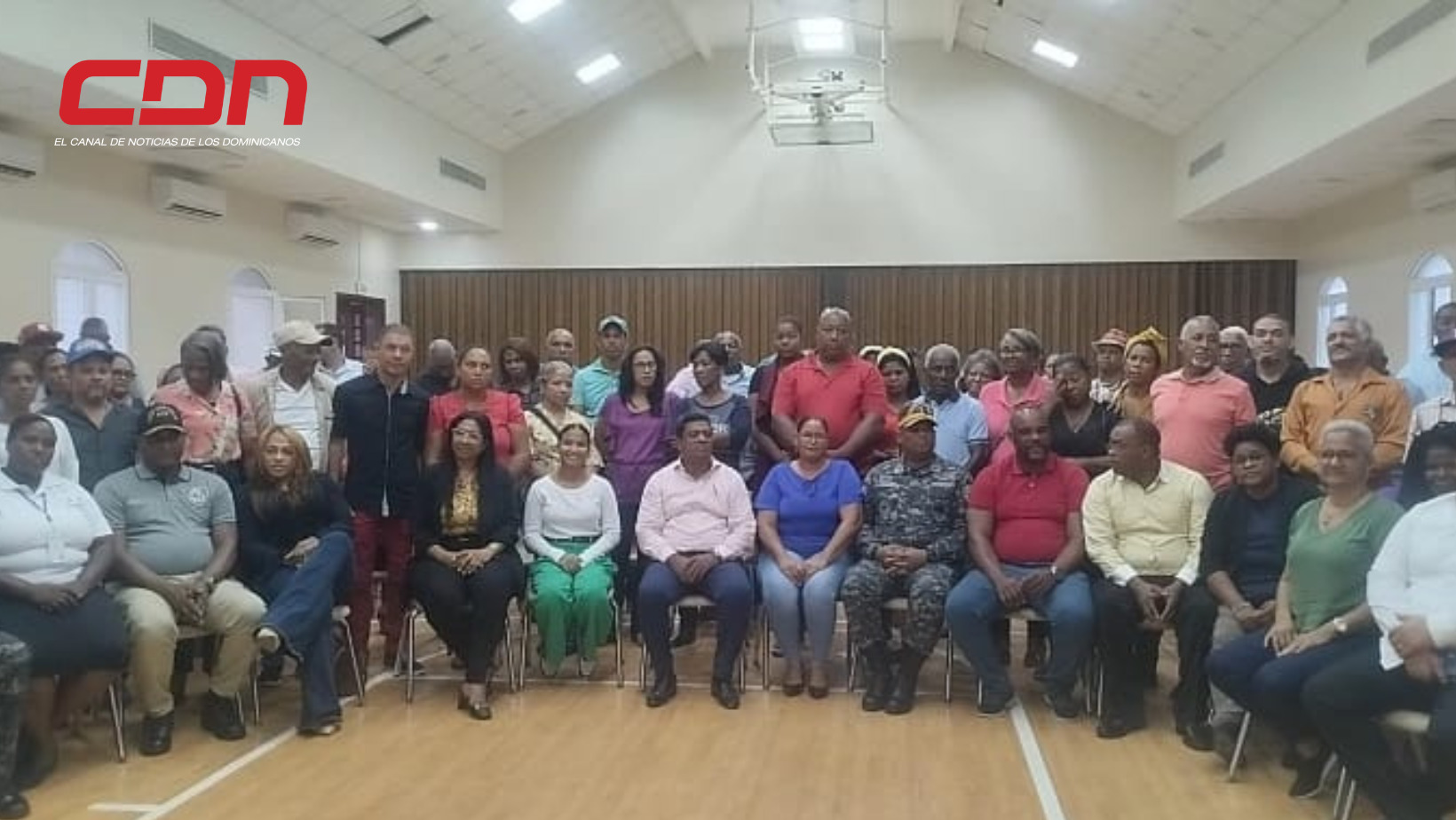 En la reunión se escucharon las opiniones de los activistas sociales de esta demarcación. Foto: CDN Digital