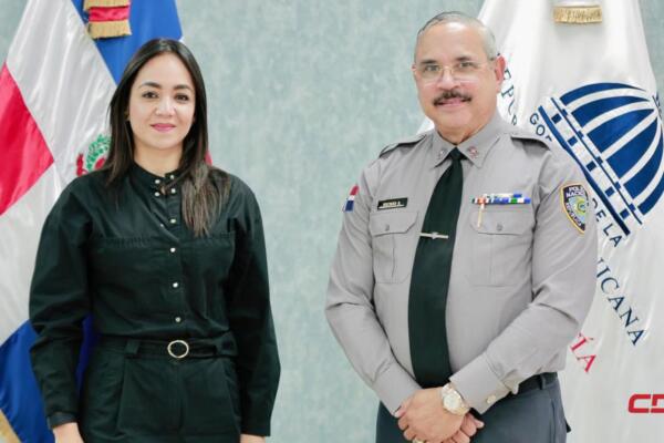 Ministra Faride Raful y coronel Carlos G. Peña Méndez. Foto: CDN Digital