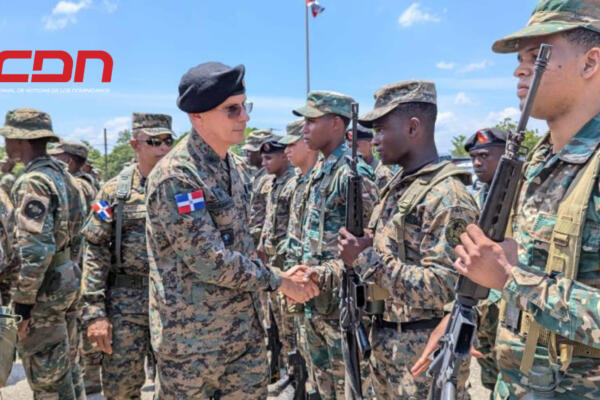 El mayor general Jorge Ivan Camino Pérez recorrió la zona fronteriza entre la República Dominicana y Haití. Foto: CDN 