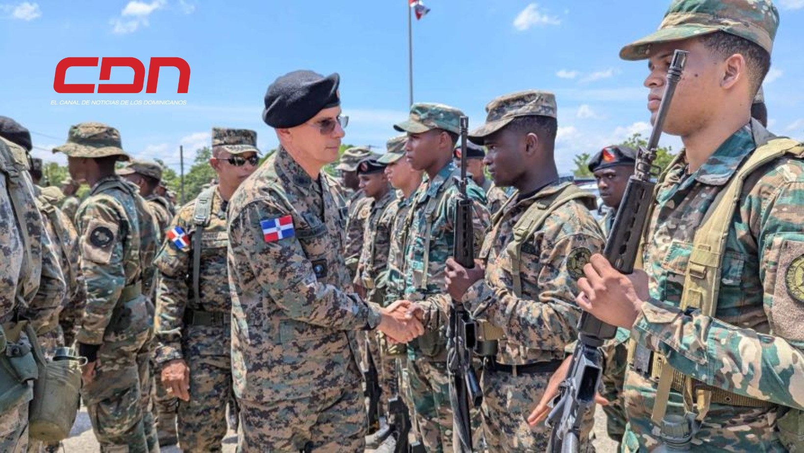El mayor general Jorge Ivan Camino Pérez recorrió la zona fronteriza entre la República Dominicana y Haití. Foto: CDN