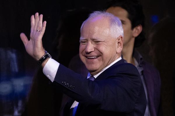 Tim Walz, en la  apertura de la Convención Nacional Demócrata (DNC). EFE.