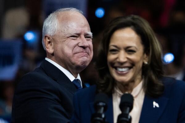 Elon Musk desata controversia al calificar de 'tonto' al aliado de Kamala Harris