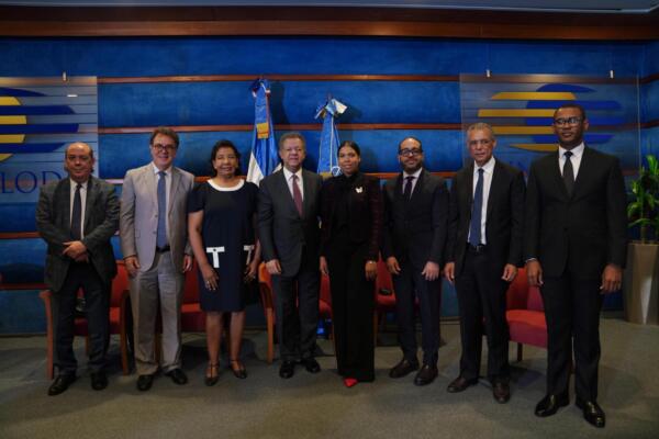 Expertos reunidos en la Fundación Global Democracia y Desarrollo (Funglode)