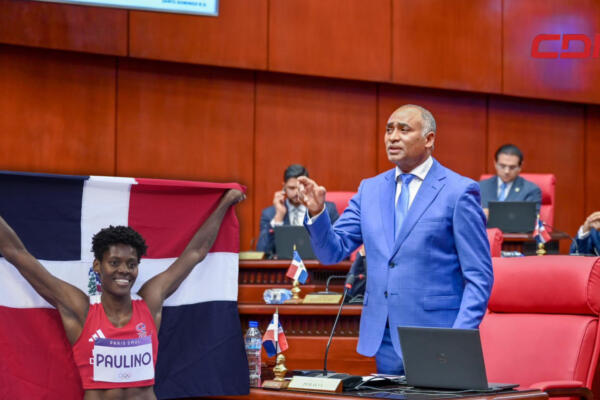 Julito Fulcar propone declarar a Marileidy Paulino “Orgullo Nacional”