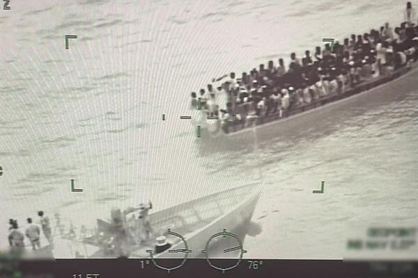 La Guardia Costera de EE. UU. Interceptando una expedición de migrantes. EFE