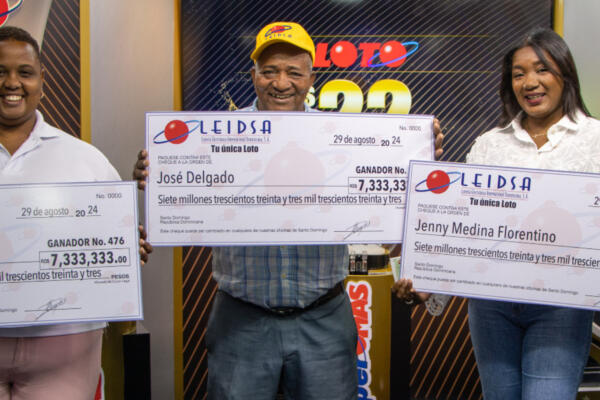Leidsa entrega de 22 millones a tres ganadores del Loto