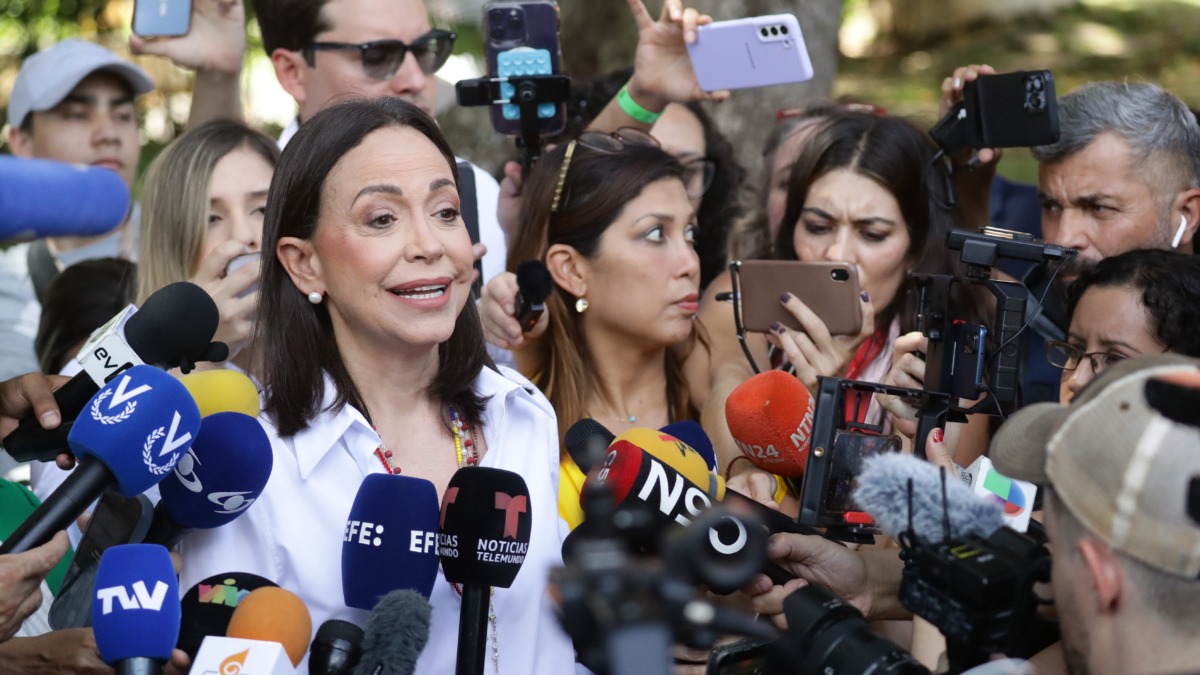 María Corina Machado anuncia que pasa "a la clandestinidad"