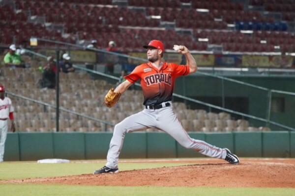 Matt Dermody estará con los Toros del Este desde el primer dia y fue contratado por la temporada completa.