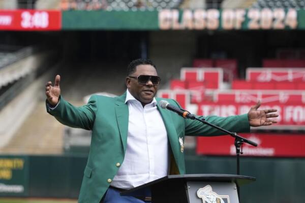 Miguel Tejada jugó sus primeras siete temporadas completas en el Béisbol de las Grandes LIgas con los Atléticos de  Oakland.
