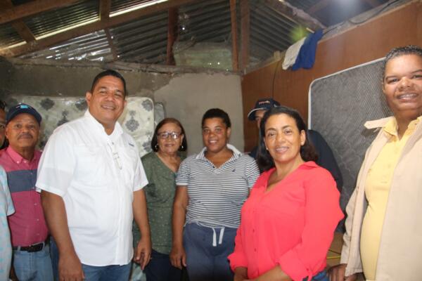 Detalles del adjunto

Plan-Social-lleva-ayuda-a-los-Arroyos-Barahona