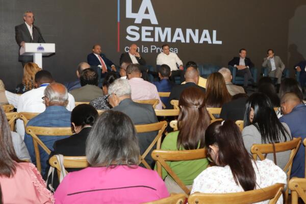 Presidente Luis Abinader durante La Semanal con la prensa. 