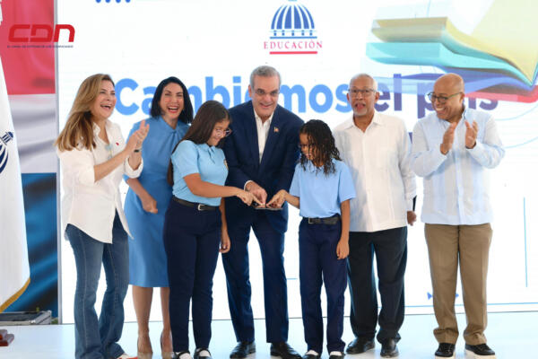 Presidente Abinader llama a un pacto nacional por la calidad de la educación
