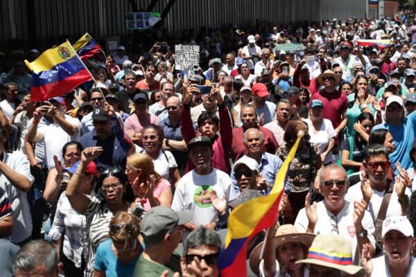 Protestas en Caracas contra fallo del TSJ que valida victoria de Maduro