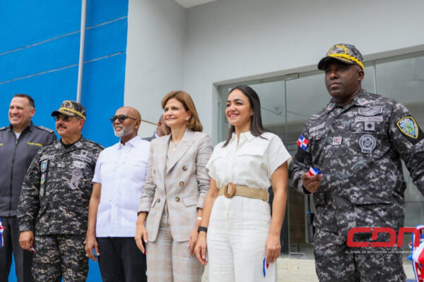 Raquel y Faride inauguran destacamento policial