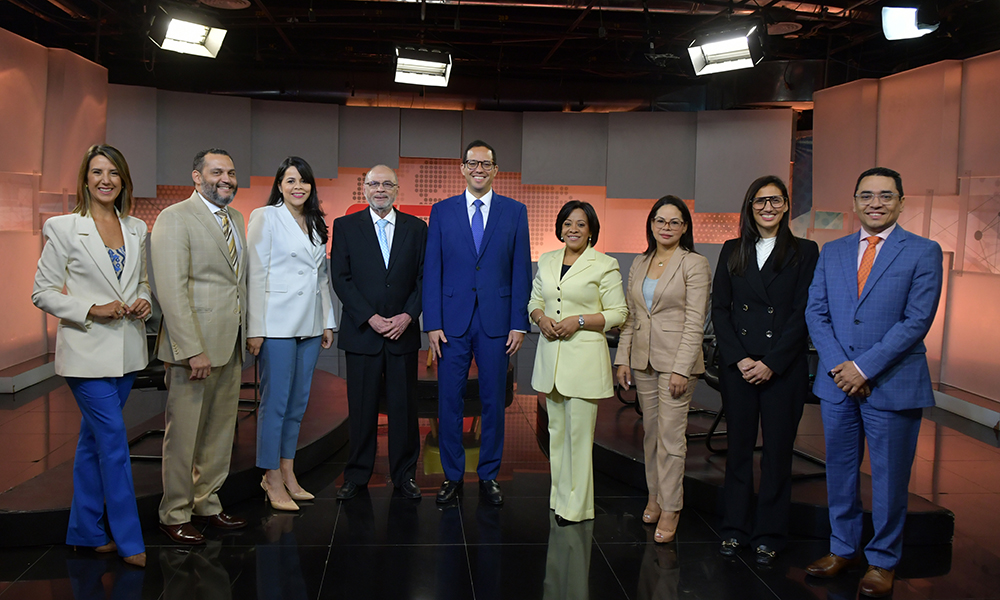 Katherine Hernández, Alan Jiménez, Elaine Nivar, Nelson Rodríguez, Sigmund Freund, Alba Nely Familia, Yanessi Espinal, Grey Peña y Federico Jovine.