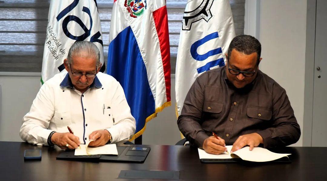 El convenio fue suscrito por el director general del INAP, Cristian Sánchez Reyes, y el rector de la UPID, Ricardo Winter. Foto: Fuente externa
