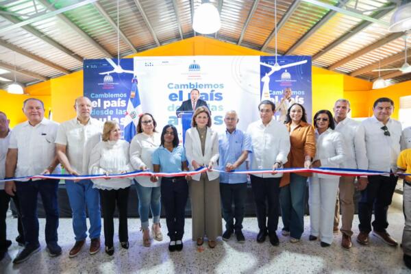 Vicepresidenta Raquel Peña inaugura varias obras en el Cibao