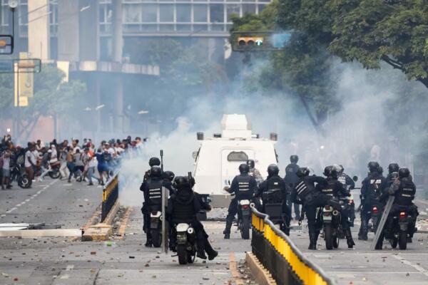 La Fiscalía de Venezuela confirma 25 muertos en las protestas contra resultado electoral