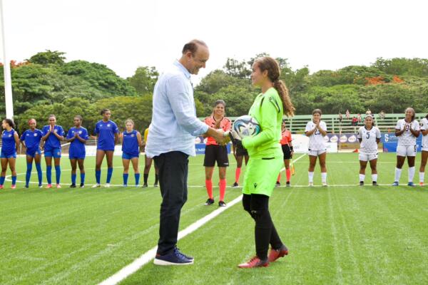 Para el 16 de octubre la FIFA tiene en calendario la apertura del Campeonato Mundial de Fútbol Femenino Sub-17, por lo que Santiago se prepara para recibir a cerca de una veintena de países.
