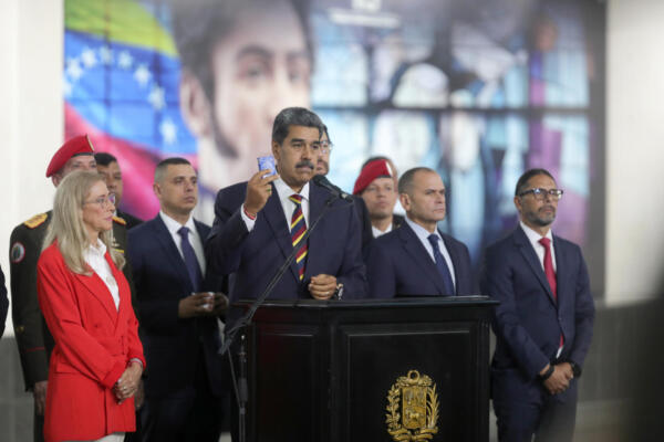 El presidente de Venezuela, Nicolás Maduro , hablando durante una rueda de prensa en el Tribunal Supremo de Justicia, este viernes en Caracas