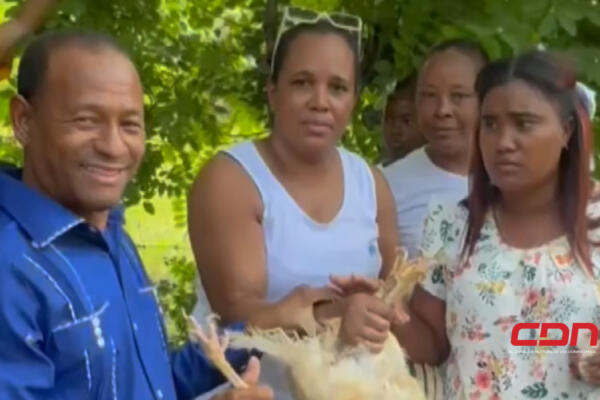 Residentes de Hato Mayor reciben entrega de alimentos y servicios médicos