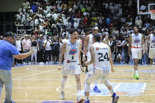 El armador Richard Bautista se alzó con la distinción de Jugador Más Valioso de la Serie Final tras ser factor importante en la conquista del título de los Titanes.