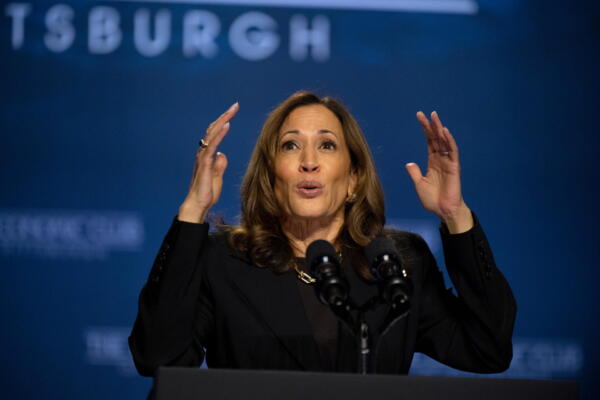 Kamala Harris, durante un discurso destinado a exponer sus políticas y filosofía económicas en Pittsburgh, Pensilvania (EE.UU.). EFE. 