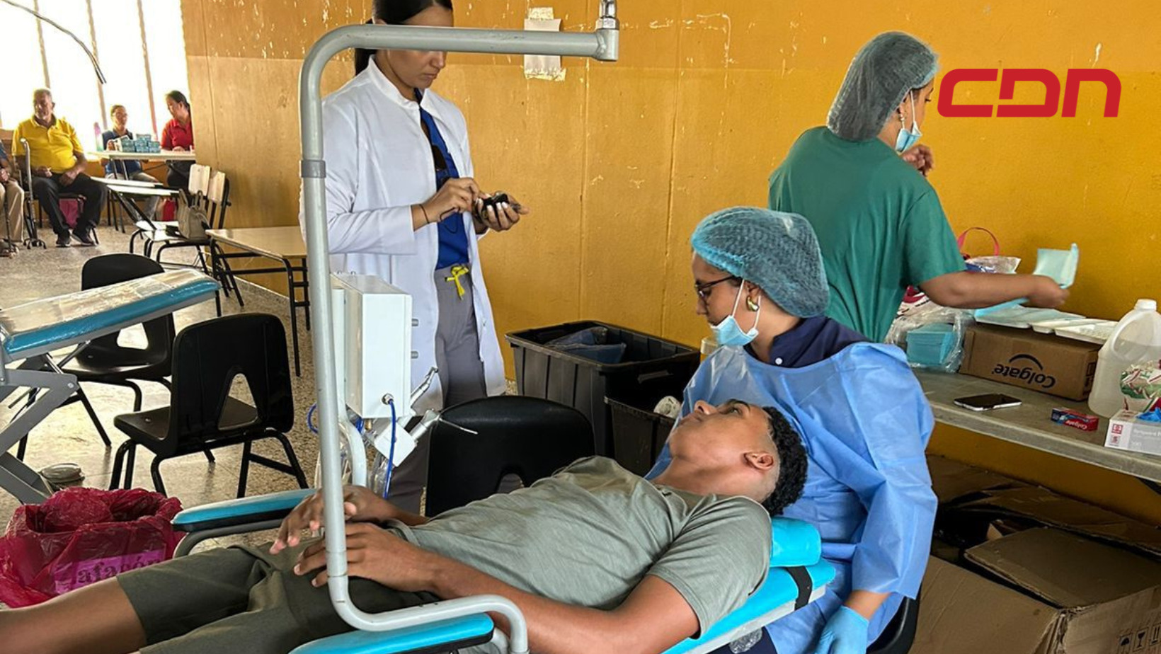 Operativo medico en diversos sectores de Santiago.