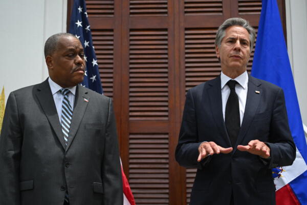Antony Blinken y el primer ministro de Haití, Garry Conille. AFP.