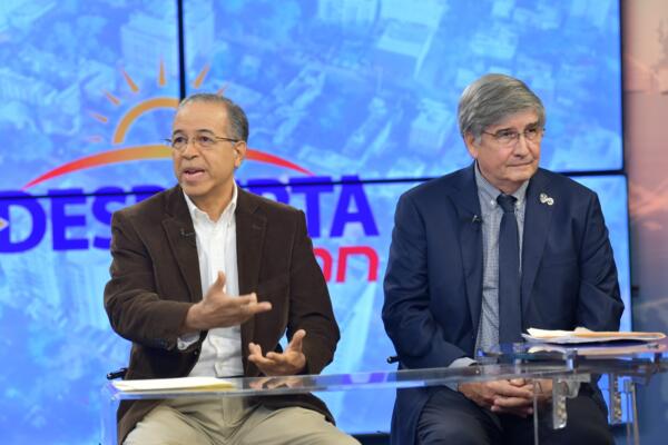 José Luis Moreno San Juan y Carlos Fernández, ambos especialistas en el sector energético y funcionarios importantes en el sector energético en la Universidad Autónoma de Santo Domingo (UASD).