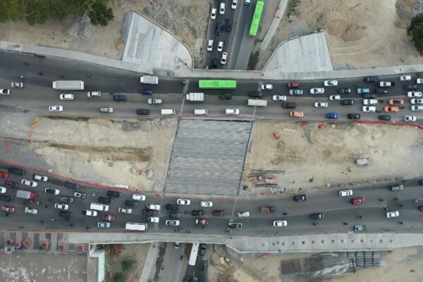 Conductores y transeúntes cuestionan la apertura incompleta de nuevos carriles en el KM9