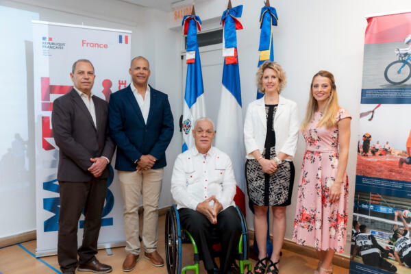 La actividad fue encabezada por la Embajadora de Francia ante la República Dominicana, la Sra. Sonia Barbry. 