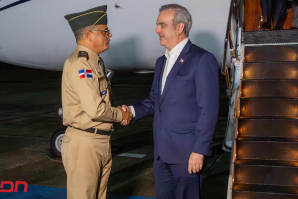 El presidente Luis Abinader regresó este jueves de los Estados Unidos, luego de participar como orador en importantes conferencias. Foto: Fuente Externa