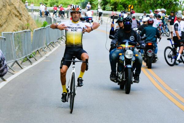 En la Recreativo B, Eduardo Castro(Pegacol V2C)(73) le lleva 10 puntos a Jorge de León (AR Cycling Team)(63), pero son 20 tantos los que habrá en competencia este domingo.