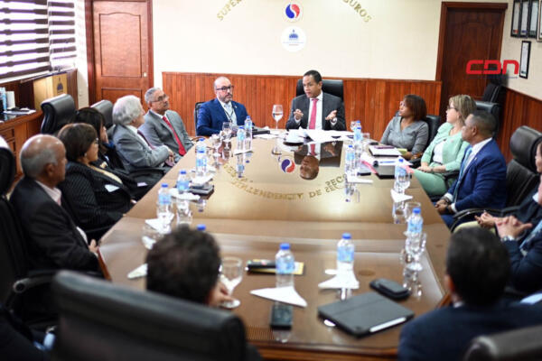 Cadoar inicia diálogo para fortalecer el sector asegurador