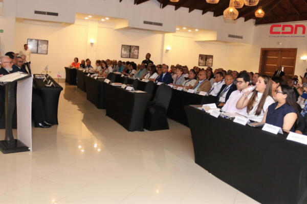 Colegio Dominicano de Notarios apoya el diálogo para reformas constitucionales y legales