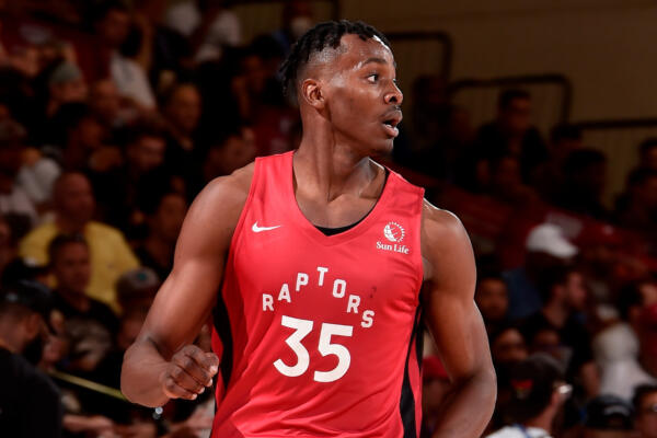 Christian Koloko espera la autorización del panel de preparación física de la NBA para jugar luego de estar fuera la temporada pasada.