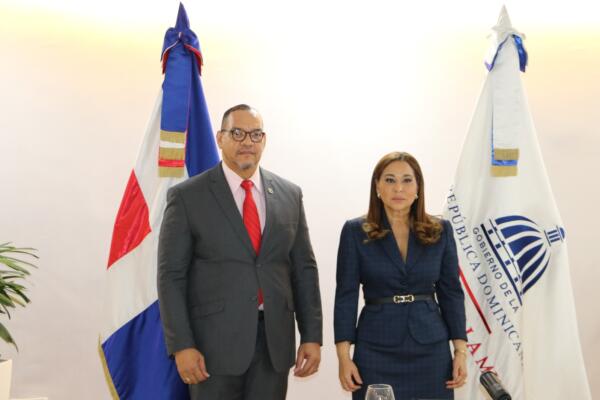 El director de la Defensa Pública se reunió con la Ministra de la Mujer para tratar temas sobre igualdad de género en el sistema de justicia.