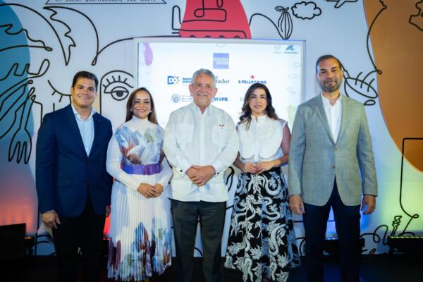 David Llibre, Aguie Lendor, Roberto Henriquez, Sarah Peña David y Omar Cepeda
Foto: fuente externa
