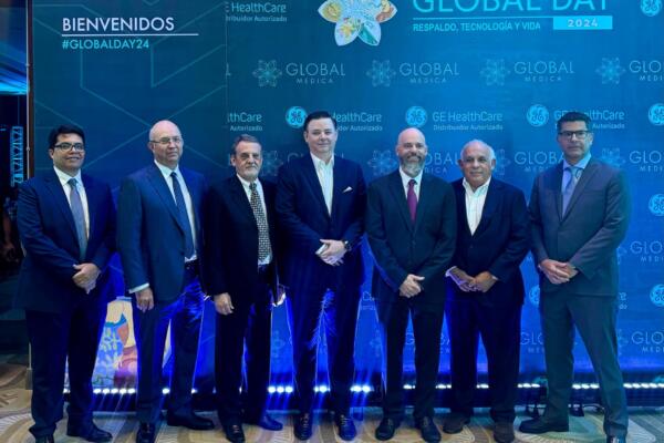 Ejecutivos e invitados de Global Medica en el evento-CDN-Digital