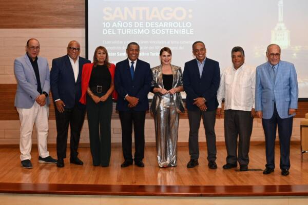 El Clúster Santiago Destino Turístico promueve el potencial del turismo local